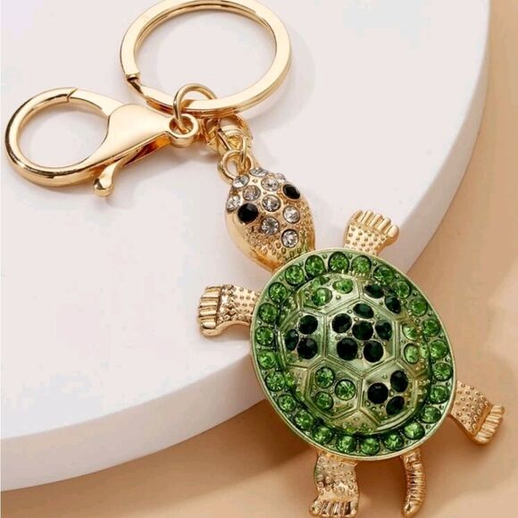 Rhinestone Studded Turtle 🐢 Keychain - Picture 2 of 3